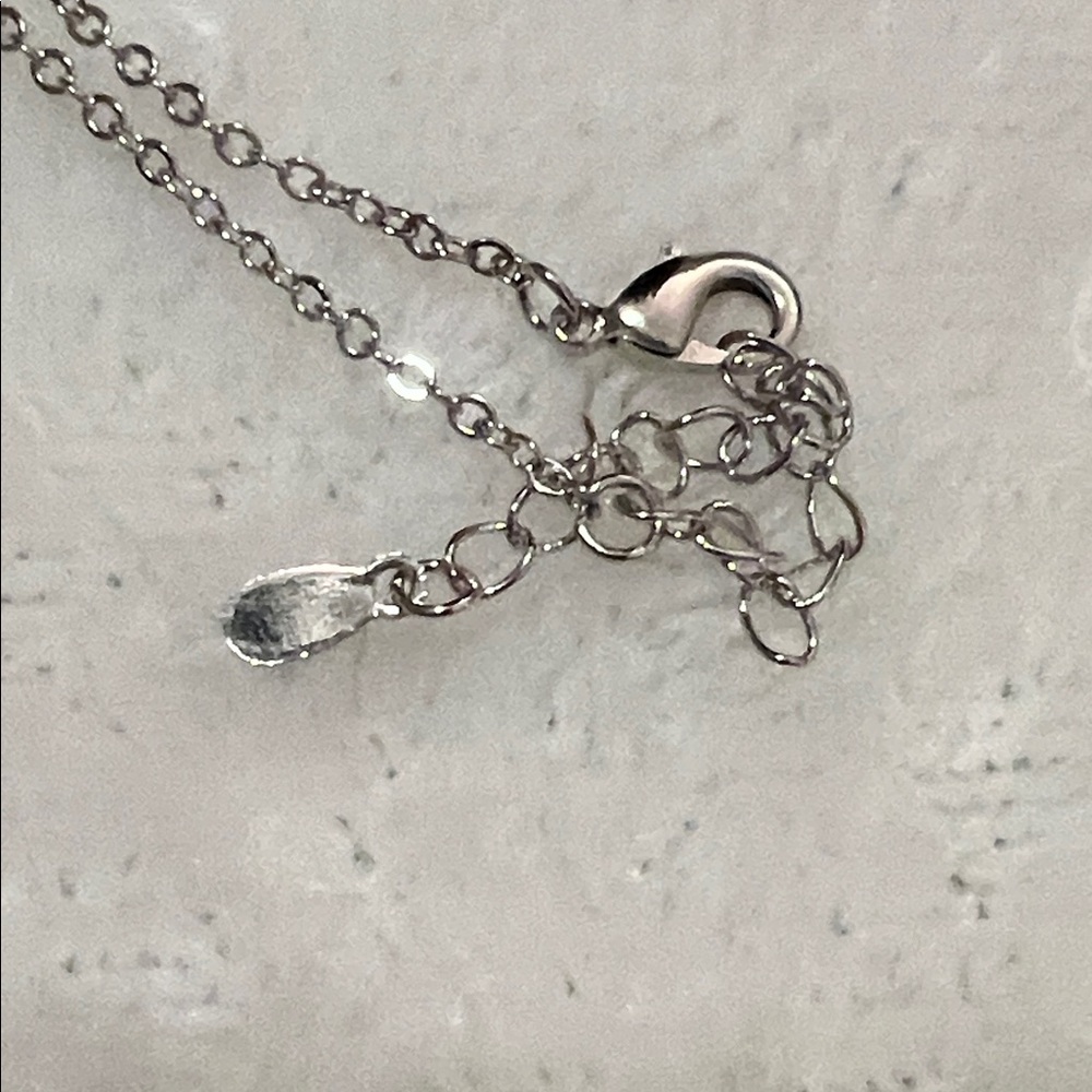 Elegant Silver Teardrop Moissanite 1.0 wanna ct Color D Pendant Necklace - Picture 5 of 7